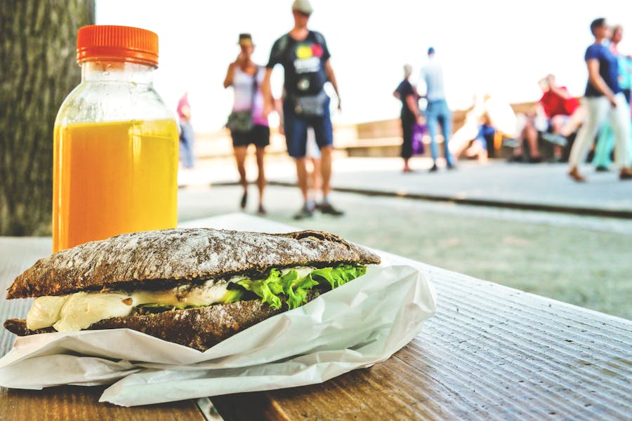 Crown Café, comer bien en la Estatua de la Libertad