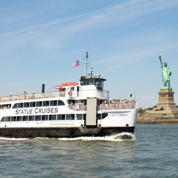 ferry oficial para ver la Estatua de la Libertad