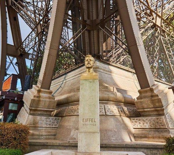 ¿Cuál es la relación entre la Estatua de la Libertad y la Torre Eiffel?